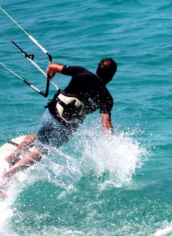 kite-surfing-7238063_1920